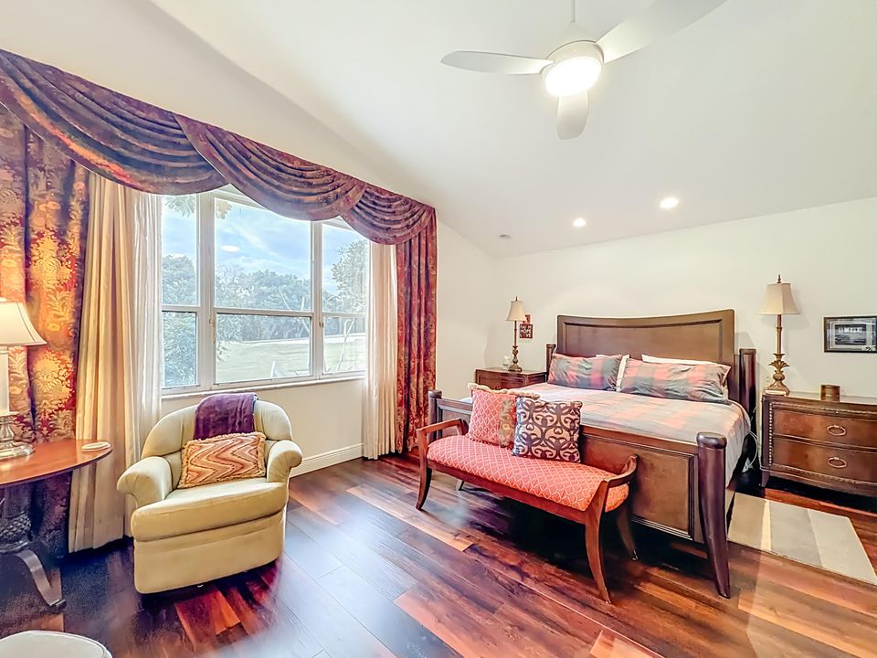 For Rent: $4,400 (3 beds, 3 baths, 2410 Square Feet)