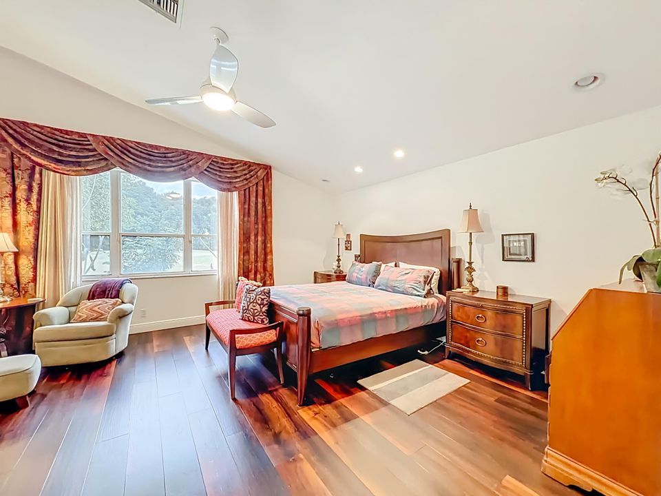 For Rent: $4,400 (3 beds, 3 baths, 2410 Square Feet)