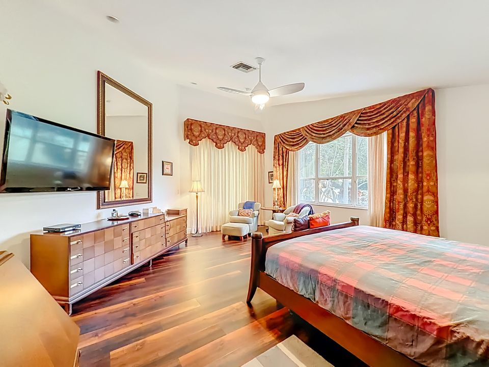 For Rent: $4,400 (3 beds, 3 baths, 2410 Square Feet)