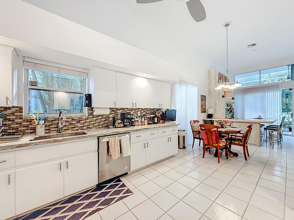 For Rent: $4,400 (3 beds, 3 baths, 2410 Square Feet)