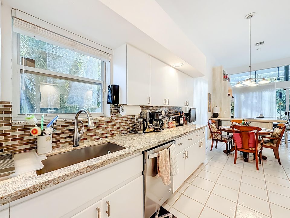 For Rent: $4,400 (3 beds, 3 baths, 2410 Square Feet)