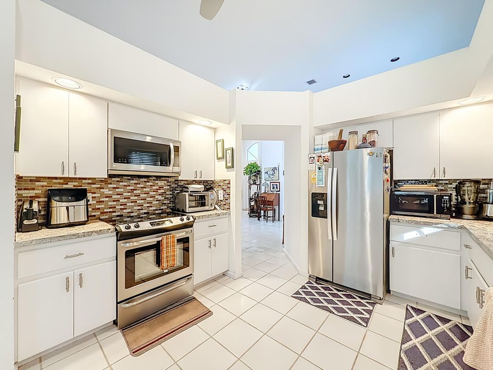 For Rent: $4,400 (3 beds, 3 baths, 2410 Square Feet)