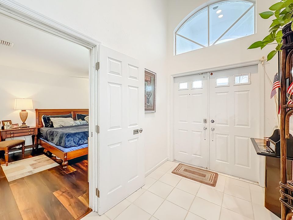 For Rent: $4,400 (3 beds, 3 baths, 2410 Square Feet)