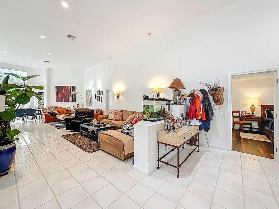 For Rent: $4,400 (3 beds, 3 baths, 2410 Square Feet)