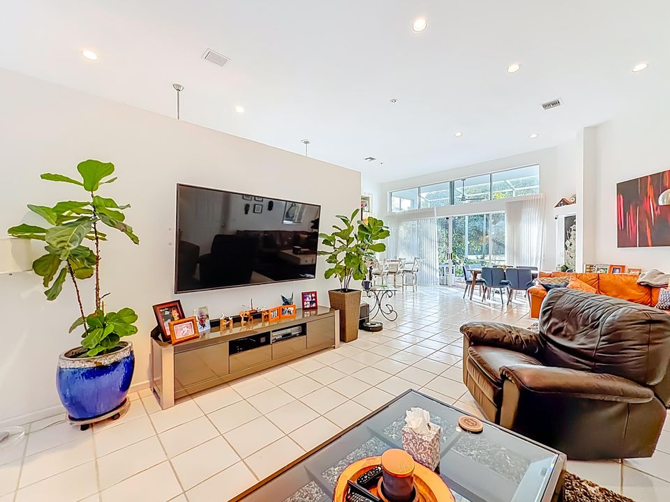 For Rent: $4,400 (3 beds, 3 baths, 2410 Square Feet)