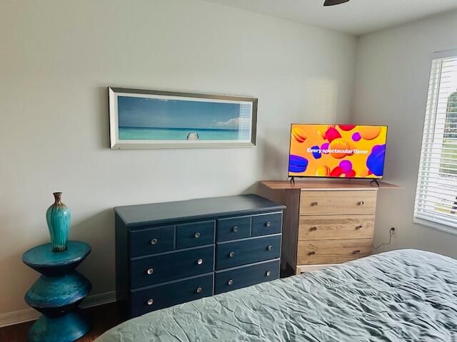 合同活跃: $3,200 (3 贝兹, 2 浴室, 1233 平方英尺)