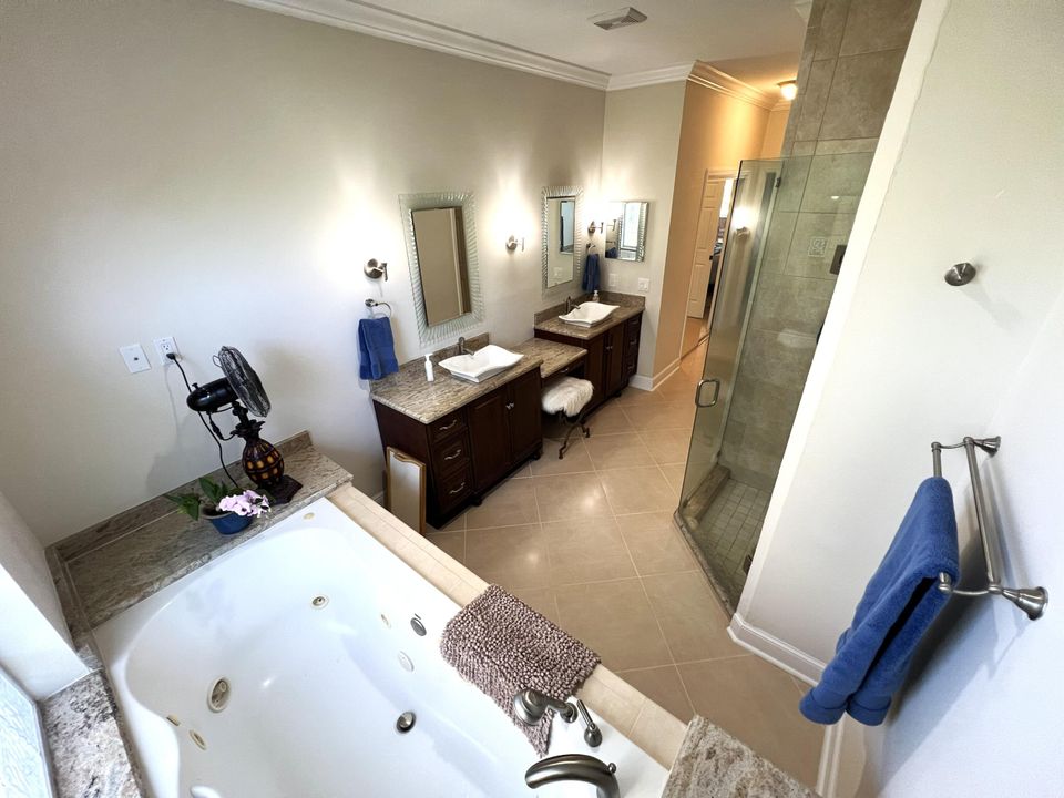 For Rent: $6,500 (4 beds, 2 baths, 2377 Square Feet)