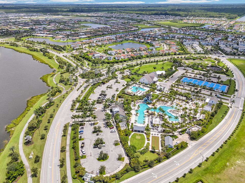 For Rent: $4,000 (3 beds, 3 baths, 2771 Square Feet)