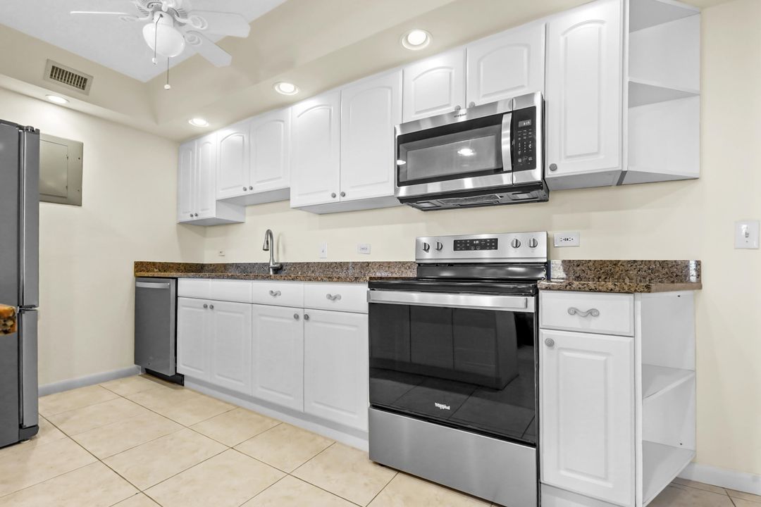 En Venta: $349,000 (2 camas, 2 baños, 1162 Pies cuadrados)