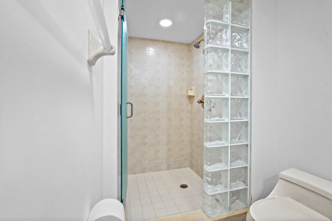 En Venta: $349,000 (2 camas, 2 baños, 1162 Pies cuadrados)