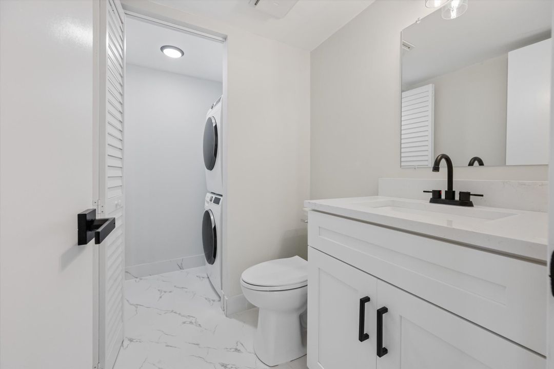 For Sale: $317,000 (2 beds, 2 baths, 1384 Square Feet)