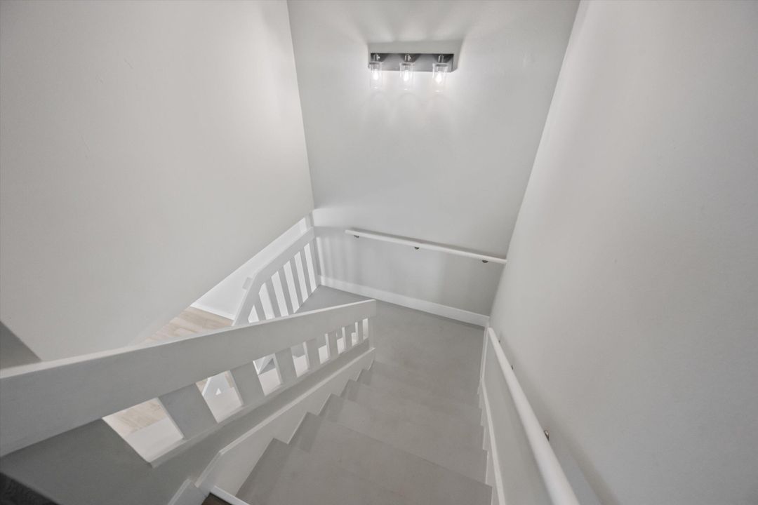 For Sale: $317,000 (2 beds, 2 baths, 1384 Square Feet)