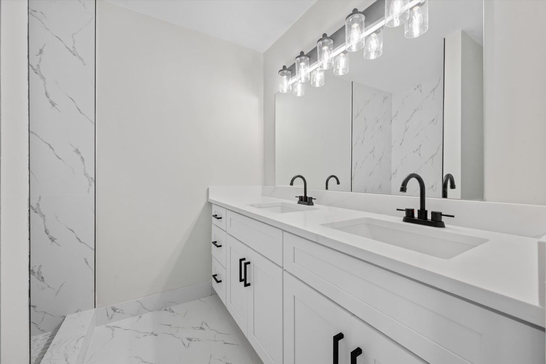 For Sale: $317,000 (2 beds, 2 baths, 1384 Square Feet)