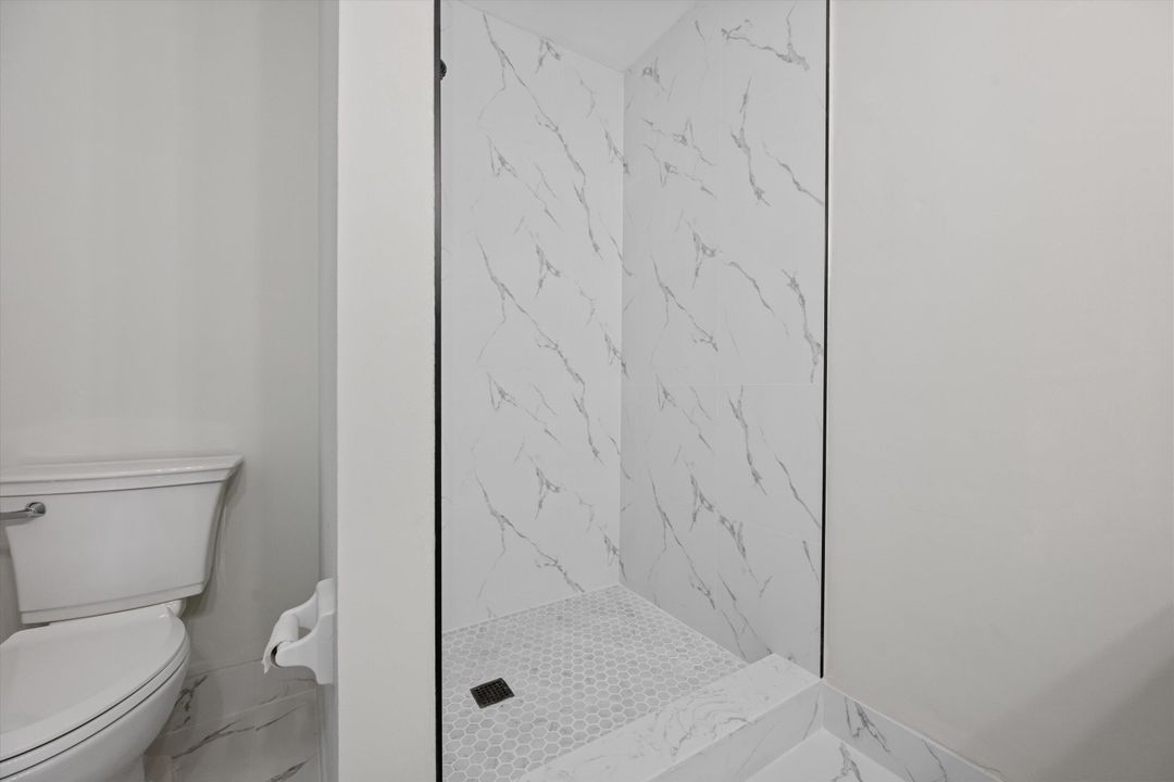 For Sale: $317,000 (2 beds, 2 baths, 1384 Square Feet)