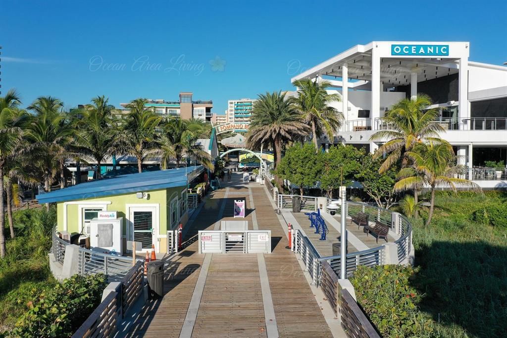 For Sale: $399,900 (2 beds, 2 baths, 920 Square Feet)