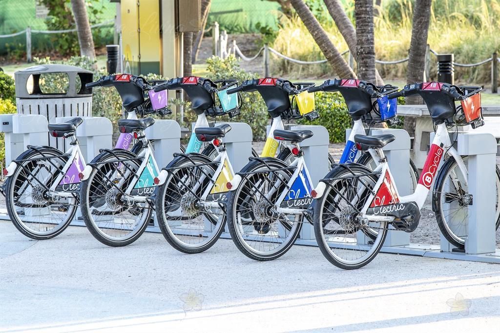 For Sale: $399,900 (2 beds, 2 baths, 920 Square Feet)