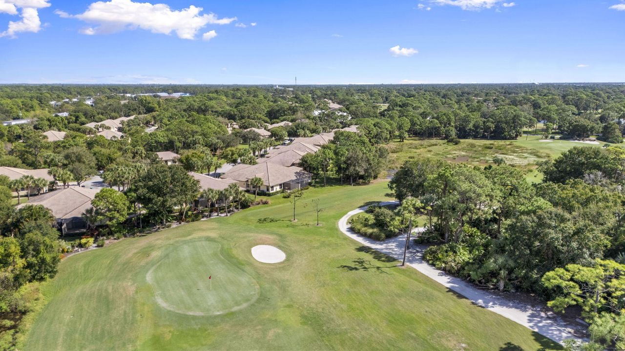 合同活跃: $350,000 (2 贝兹, 2 浴室, 1751 平方英尺)