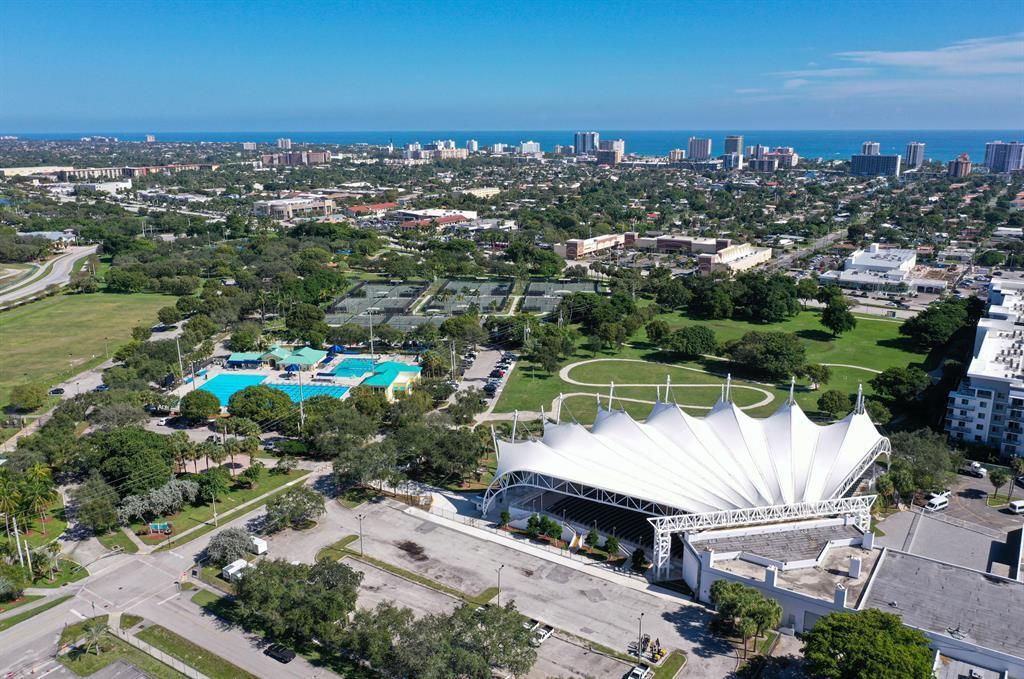 For Sale: $399,900 (2 beds, 2 baths, 920 Square Feet)