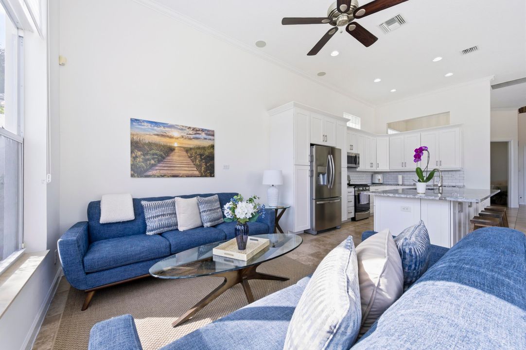 合同活跃: $1,410,000 (4 贝兹, 3 浴室, 2678 平方英尺)