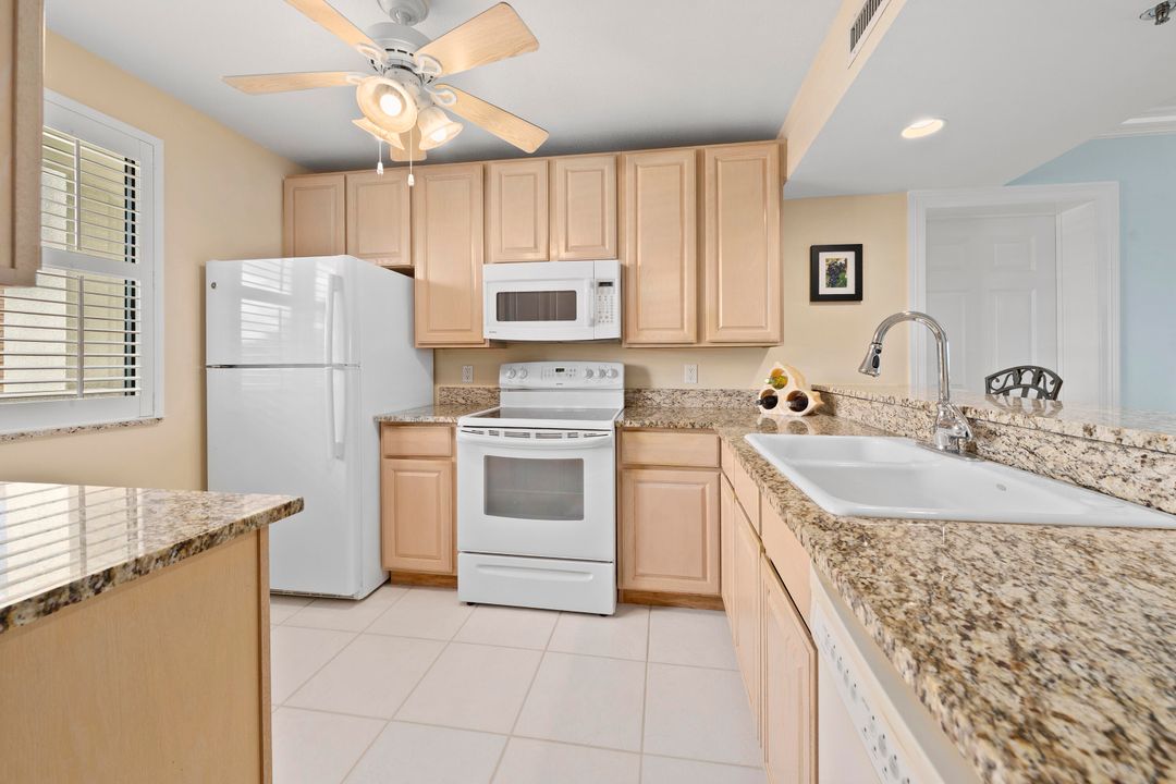 На продажу: $719,000 (2 спален, 2 ванн, 1332 Квадратных фут)