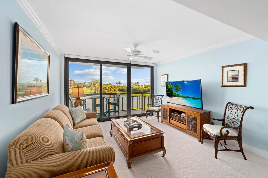 На продажу: $719,000 (2 спален, 2 ванн, 1332 Квадратных фут)