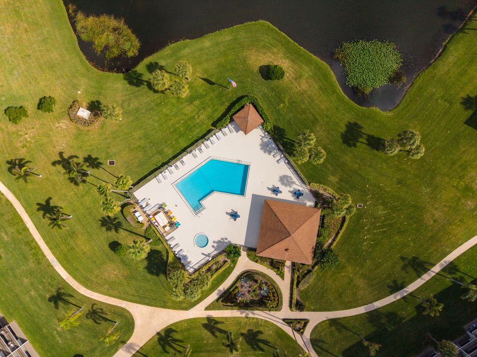 На продажу: $719,000 (2 спален, 2 ванн, 1332 Квадратных фут)