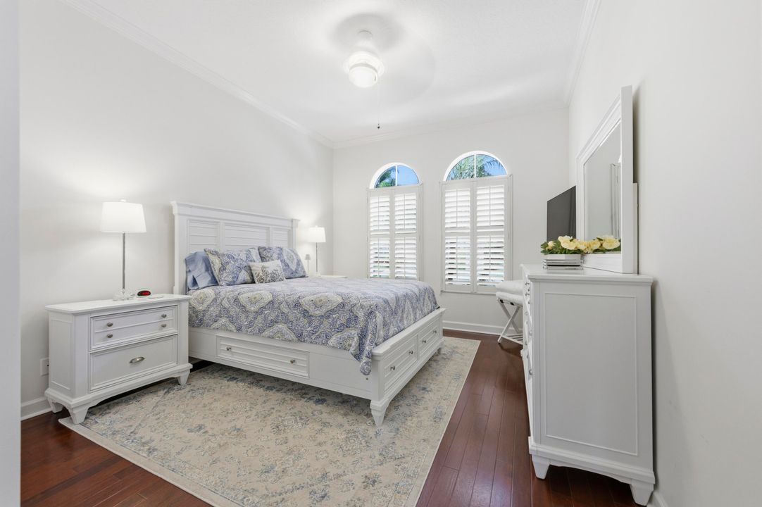 合同活跃: $1,410,000 (4 贝兹, 3 浴室, 2678 平方英尺)