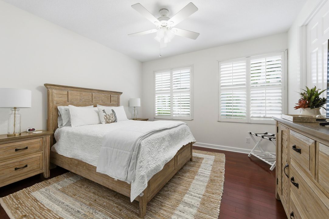 合同活跃: $1,410,000 (4 贝兹, 3 浴室, 2678 平方英尺)