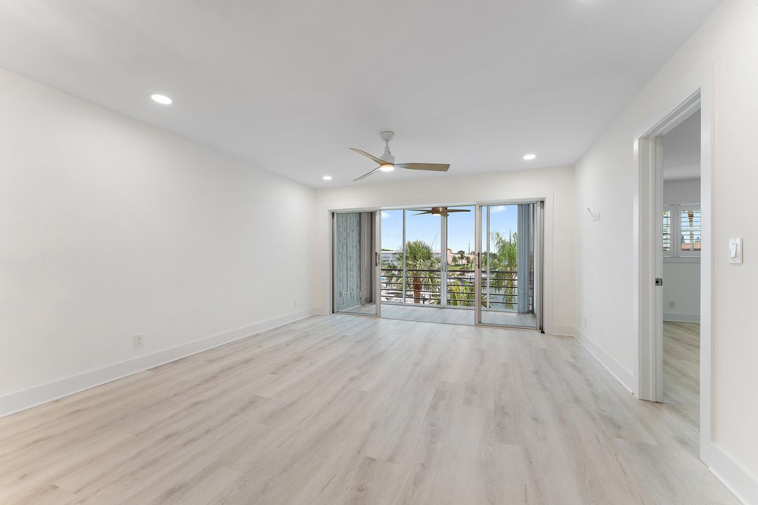 В аренду: $3,450 (2 спален, 2 ванн, 1010 Квадратных фут)