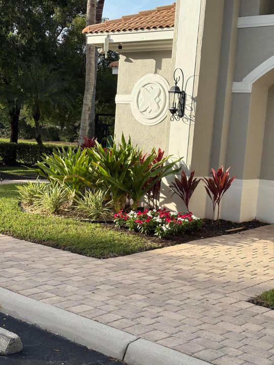 Под контрактом: $3,495 (4 спален, 2 ванн, 2713 Квадратных фут)