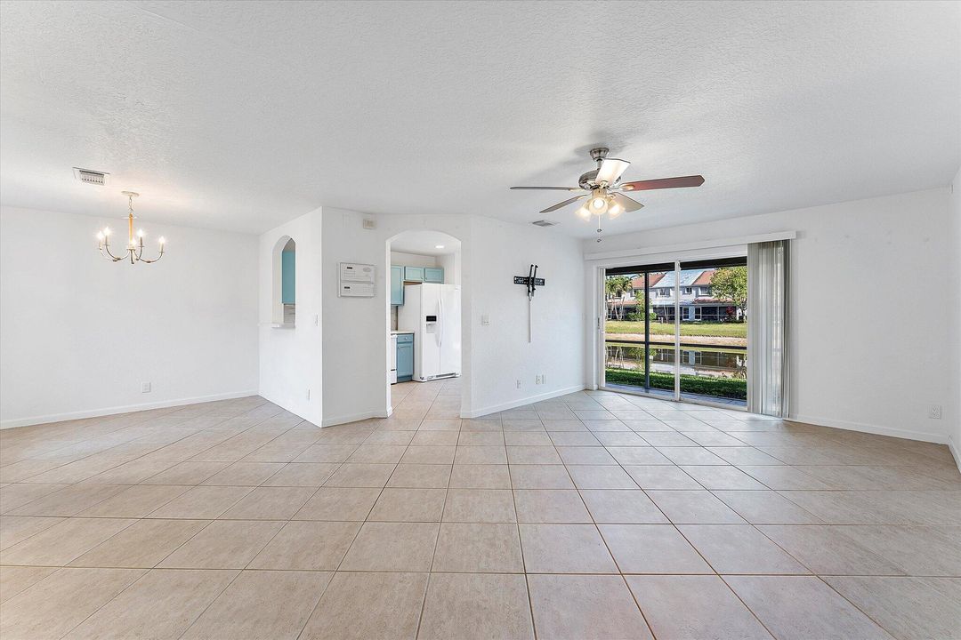 En Venta: $349,900 (2 camas, 2 baños, 1297 Pies cuadrados)