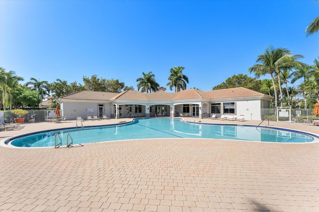 En Venta: $349,900 (2 camas, 2 baños, 1297 Pies cuadrados)