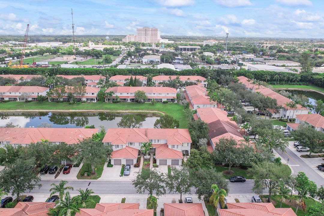 En Venta: $349,900 (2 camas, 2 baños, 1297 Pies cuadrados)