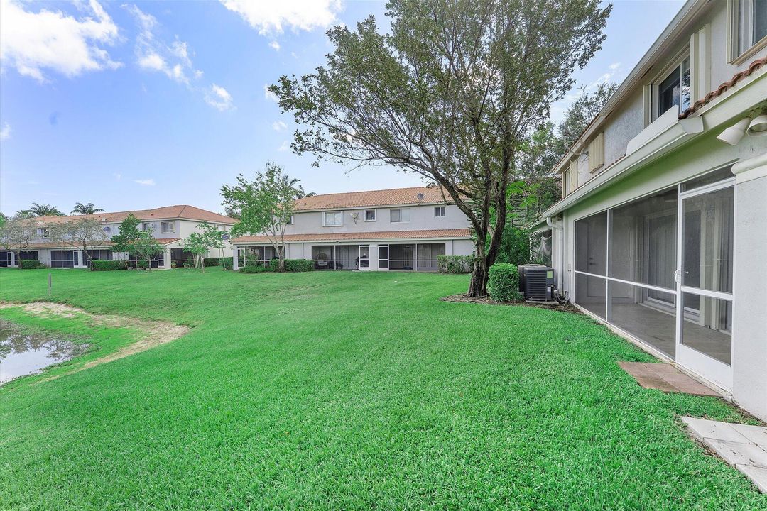 En Venta: $349,900 (2 camas, 2 baños, 1297 Pies cuadrados)