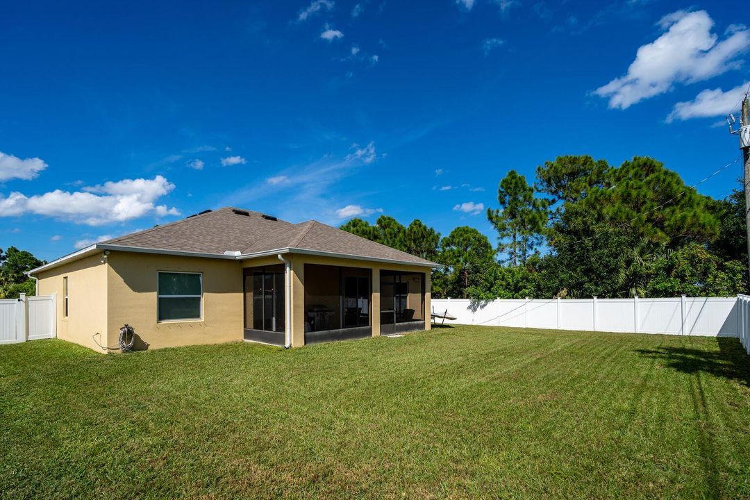 For Rent: $3,275 (3 beds, 2 baths, 2090 Square Feet)