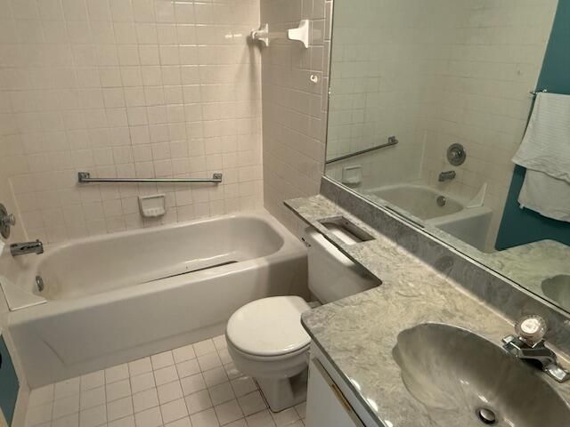 Activo con contrato: $95,000 (2 camas, 2 baños, 1049 Pies cuadrados)