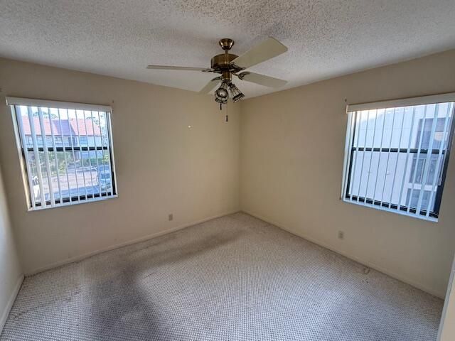 Activo con contrato: $95,000 (2 camas, 2 baños, 1049 Pies cuadrados)