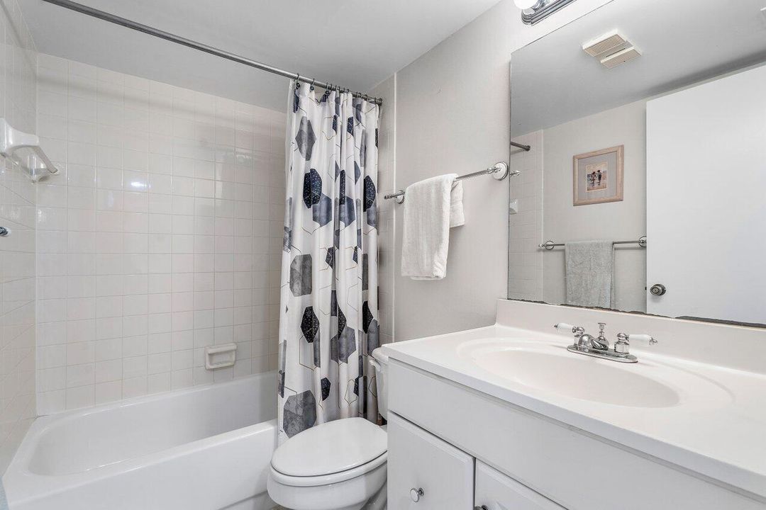 For Rent: $8,500 (2 beds, 2 baths, 1056 Square Feet)