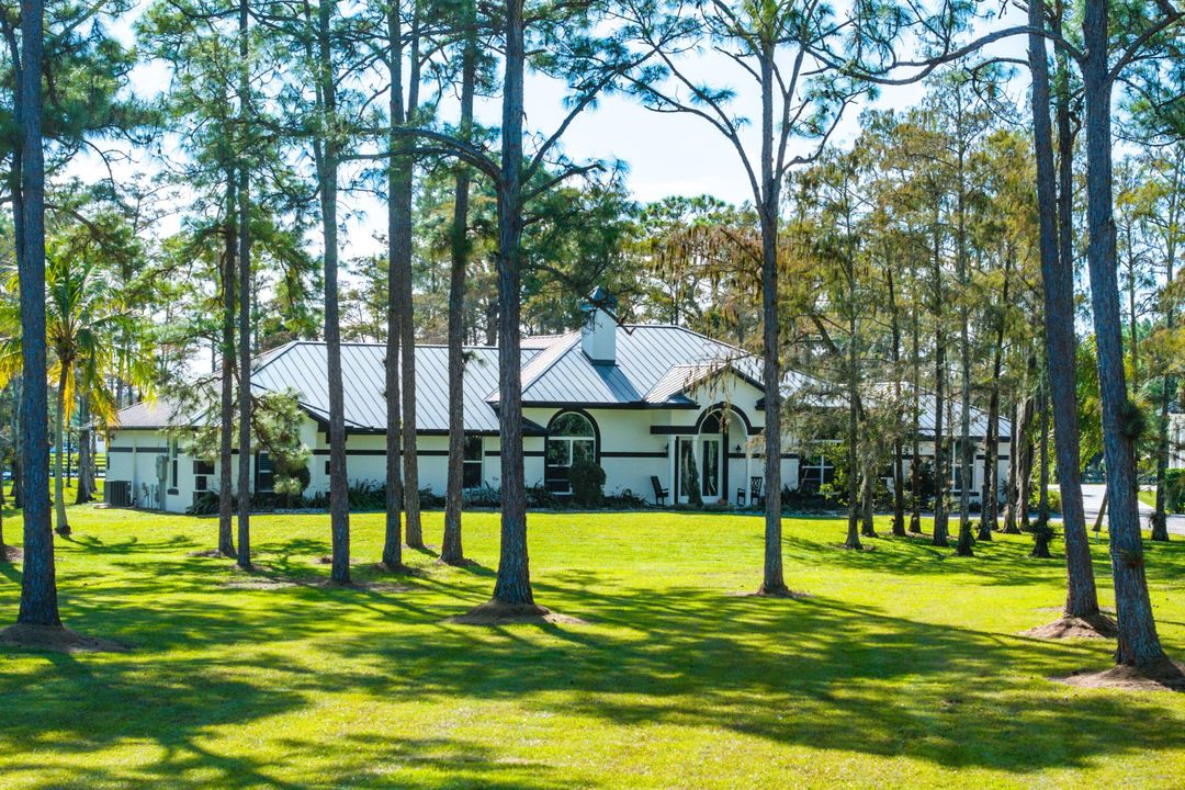 For Sale: $2,895,000 (4 beds, 4 baths, 4666 Square Feet)