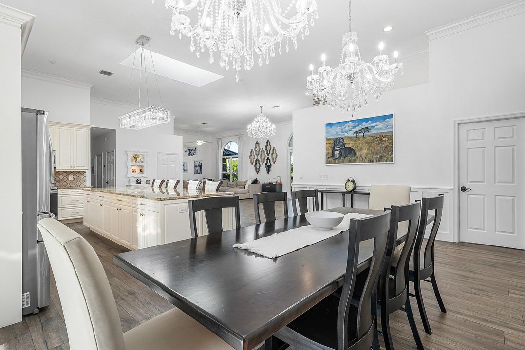 For Sale: $2,895,000 (4 beds, 4 baths, 4666 Square Feet)