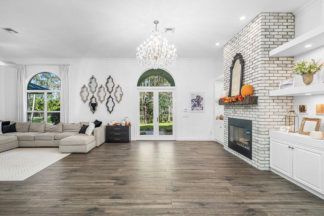 For Sale: $2,895,000 (4 beds, 4 baths, 4666 Square Feet)