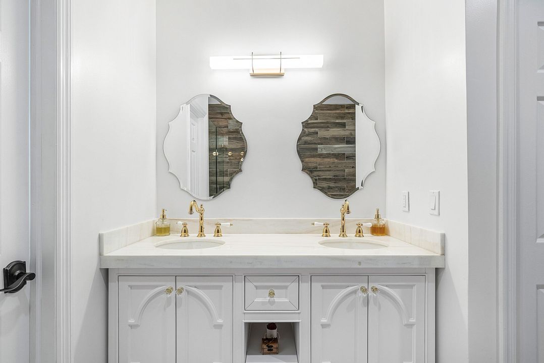 For Sale: $2,895,000 (4 beds, 4 baths, 4666 Square Feet)