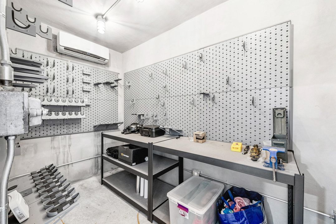 For Sale: $2,895,000 (4 beds, 4 baths, 4666 Square Feet)