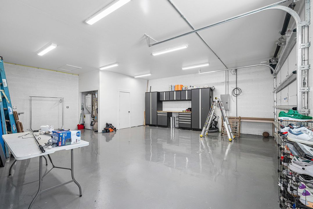 For Sale: $2,895,000 (4 beds, 4 baths, 4666 Square Feet)