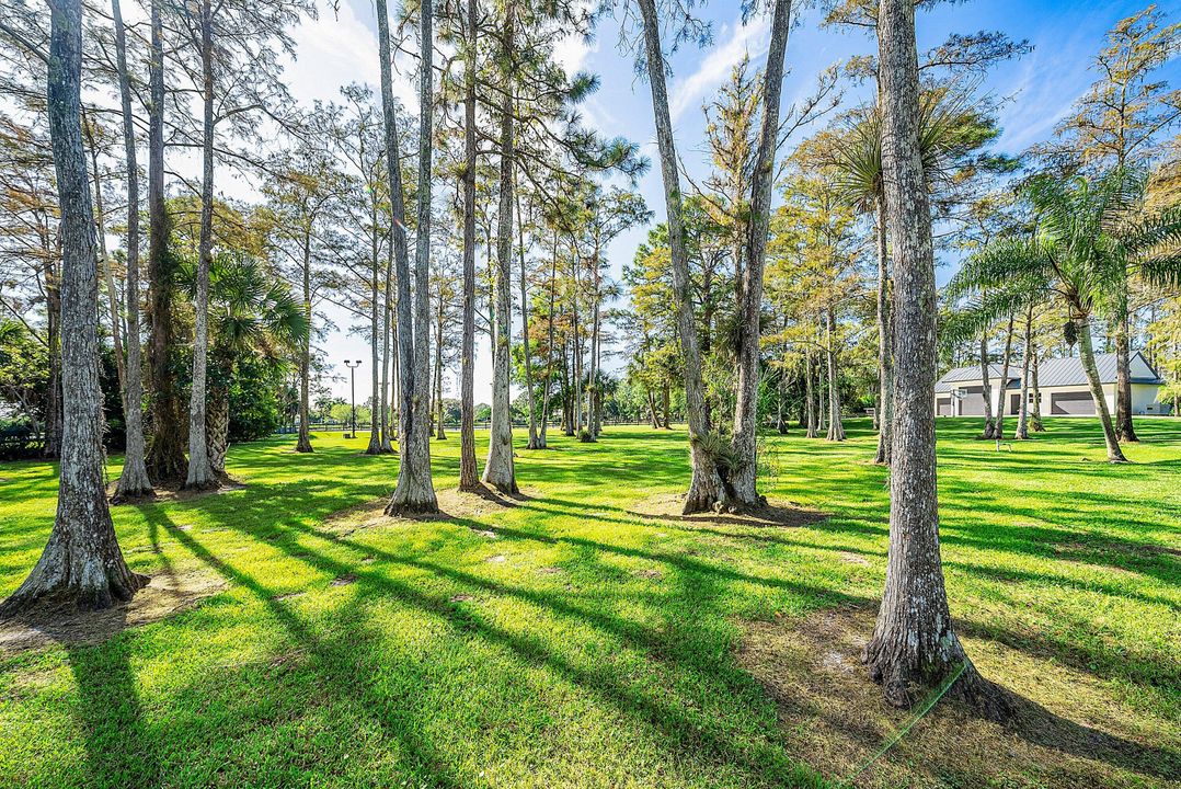 For Sale: $2,895,000 (4 beds, 4 baths, 4666 Square Feet)