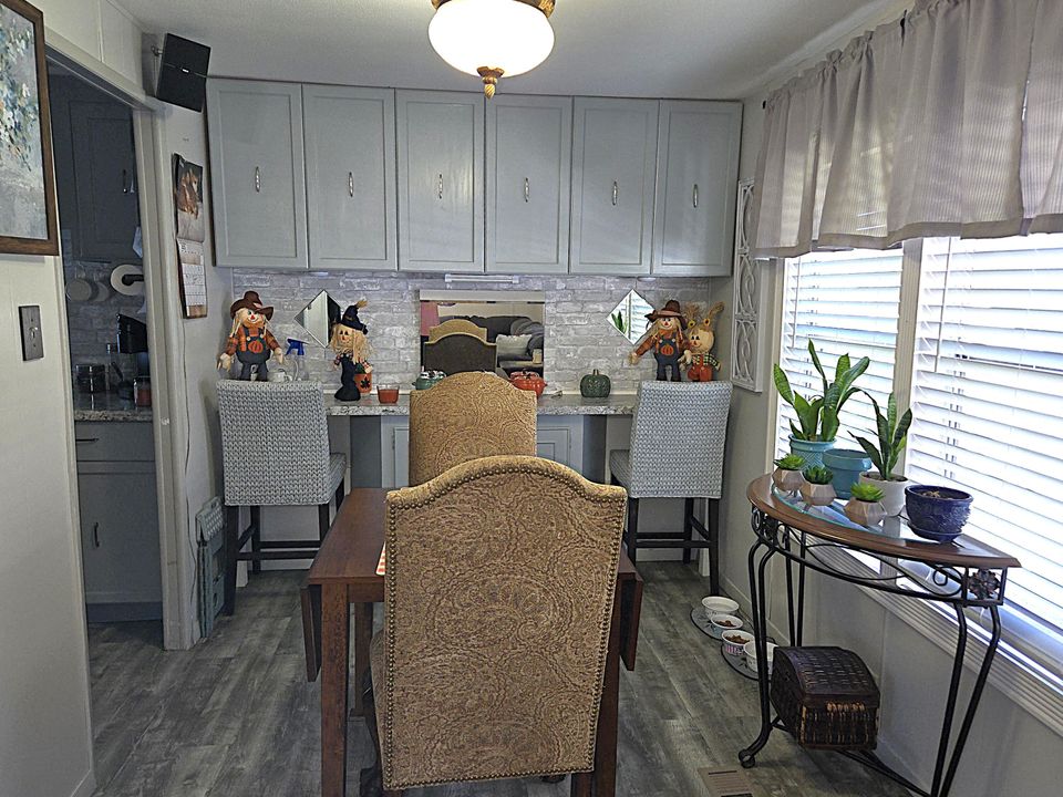 For Sale: $190,000 (2 beds, 2 baths, 1438 Square Feet)