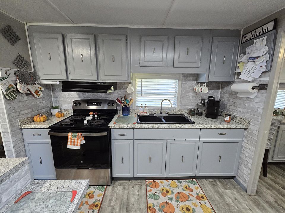 For Sale: $190,000 (2 beds, 2 baths, 1438 Square Feet)