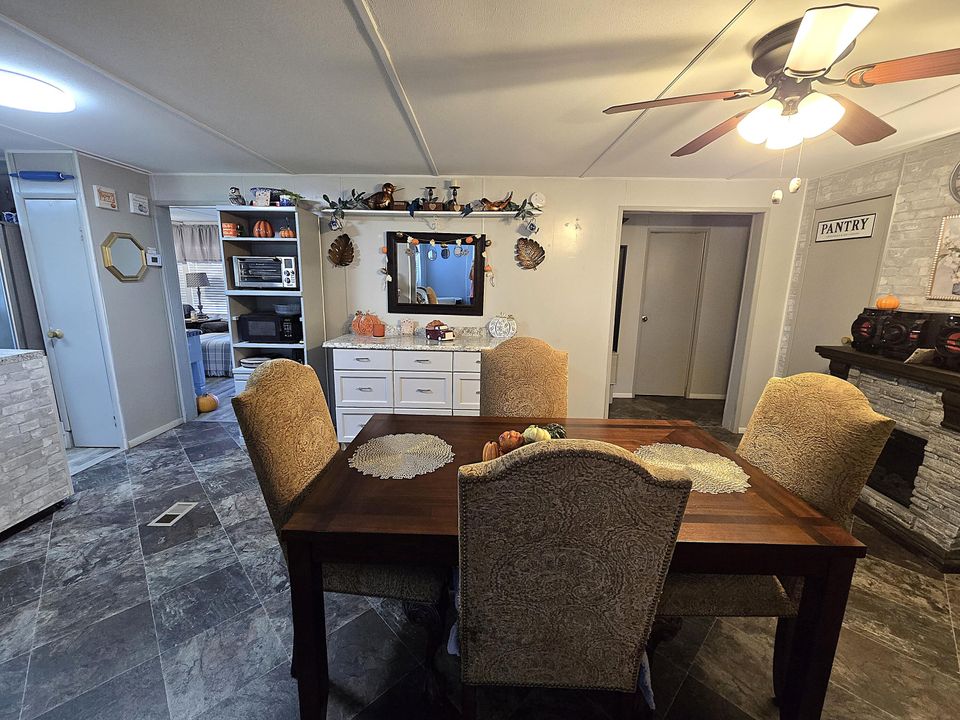 For Sale: $190,000 (2 beds, 2 baths, 1438 Square Feet)