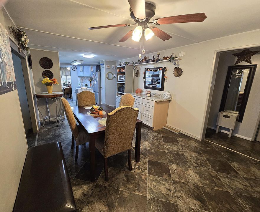 For Sale: $190,000 (2 beds, 2 baths, 1438 Square Feet)