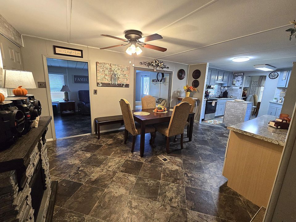 For Sale: $190,000 (2 beds, 2 baths, 1438 Square Feet)